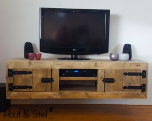 Robuust tv-meubel van hout industrieel