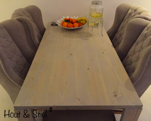 Basic eettafel van nieuw steigerhout behandeld met grey wash